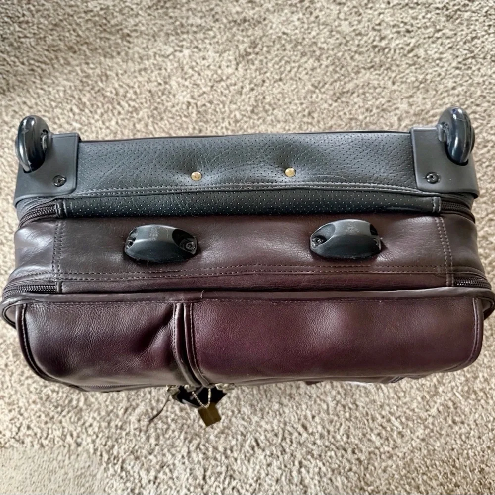 Claire Chase Jumbo Executive Computer Briefcase 100% Cowhide Leather‎ Color Cafe